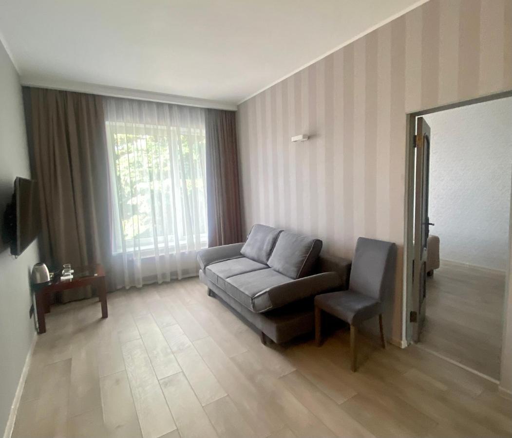 Pallada Hotel Ternopil Extérieur photo