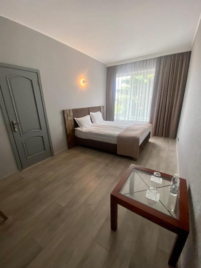 Pallada Hotel Ternopil Extérieur photo