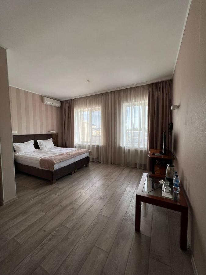 Pallada Hotel Ternopil Extérieur photo