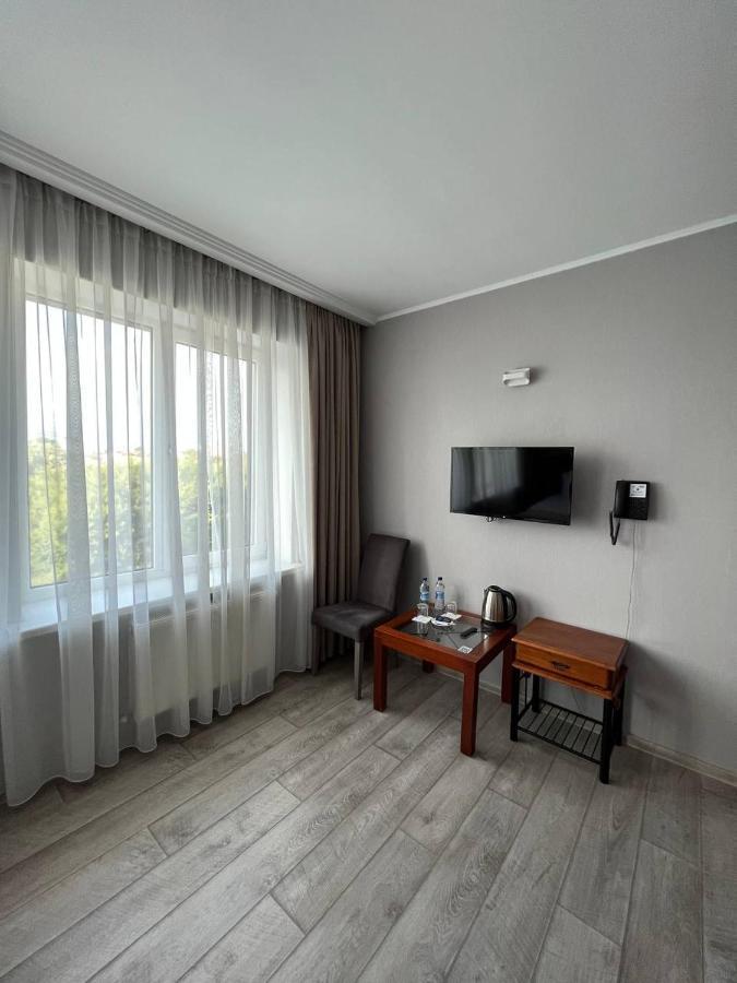 Pallada Hotel Ternopil Extérieur photo