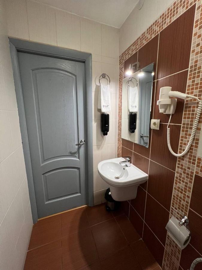 Pallada Hotel Ternopil Extérieur photo