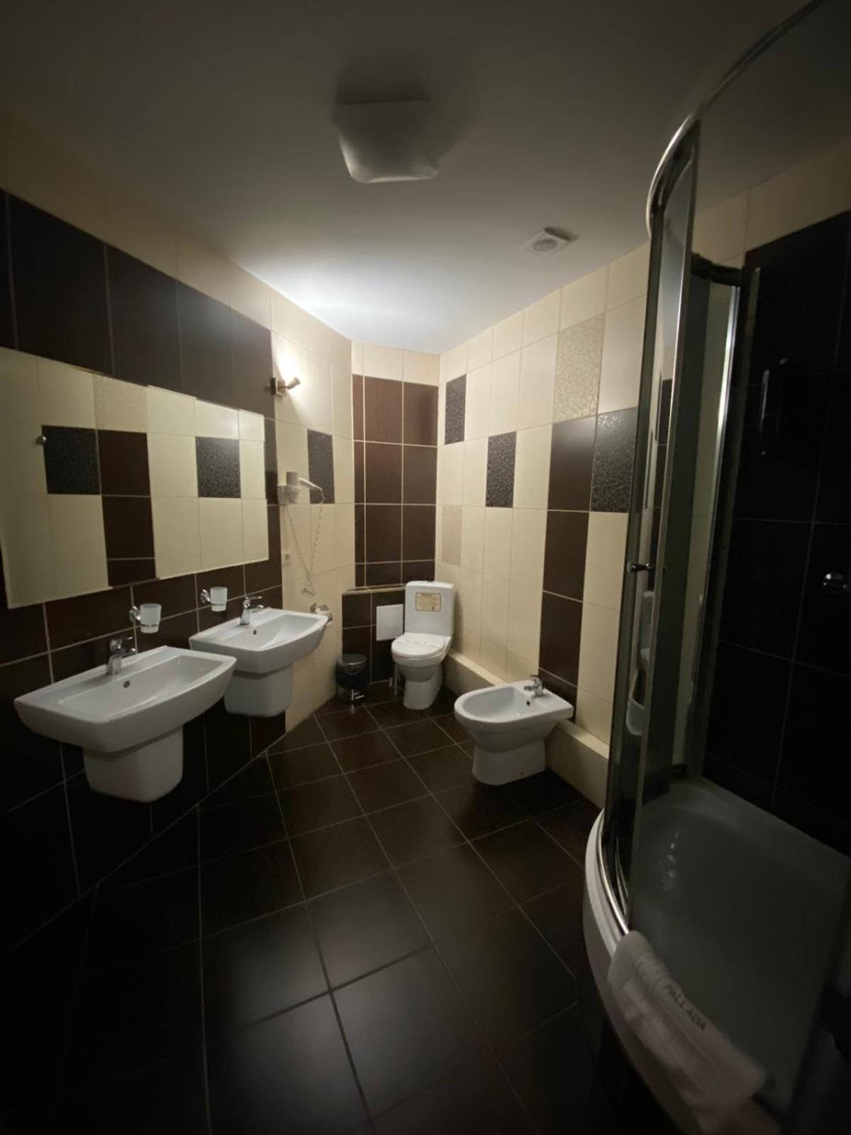 Pallada Hotel Ternopil Extérieur photo
