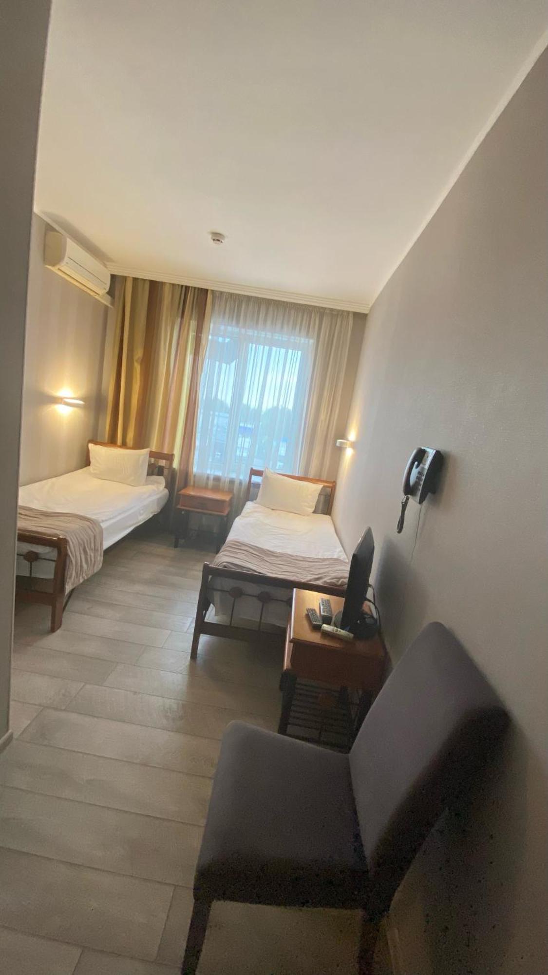 Pallada Hotel Ternopil Extérieur photo