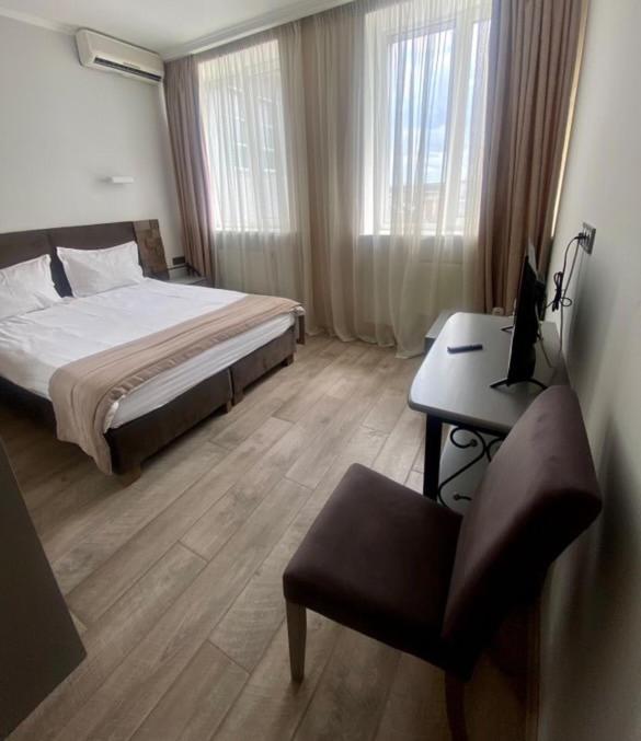 Pallada Hotel Ternopil Extérieur photo