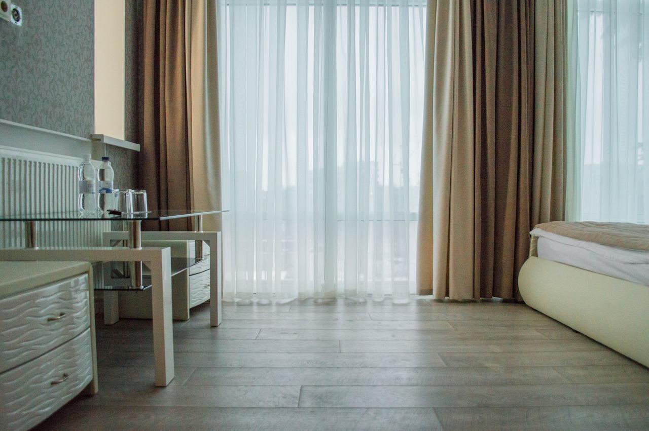 Pallada Hotel Ternopil Extérieur photo