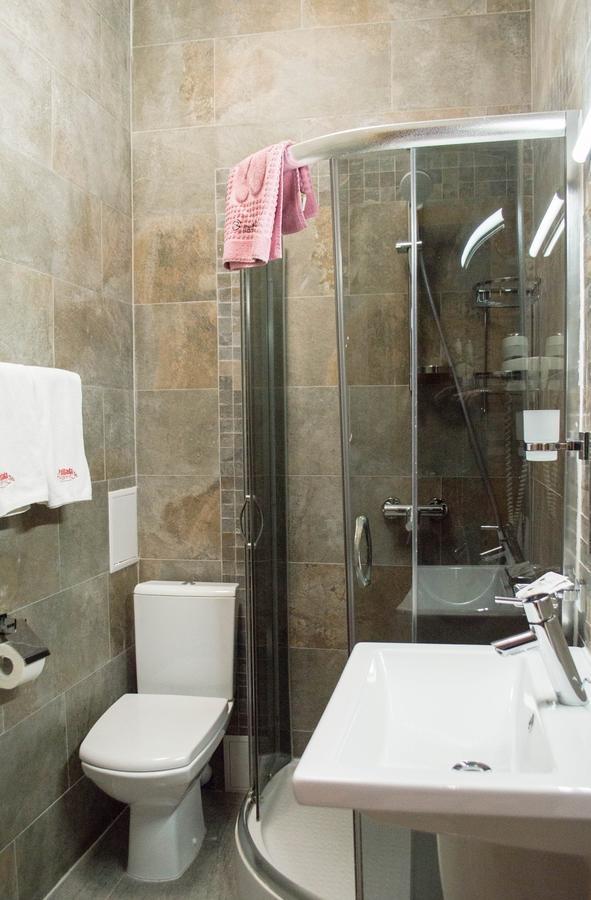 Pallada Hotel Ternopil Extérieur photo
