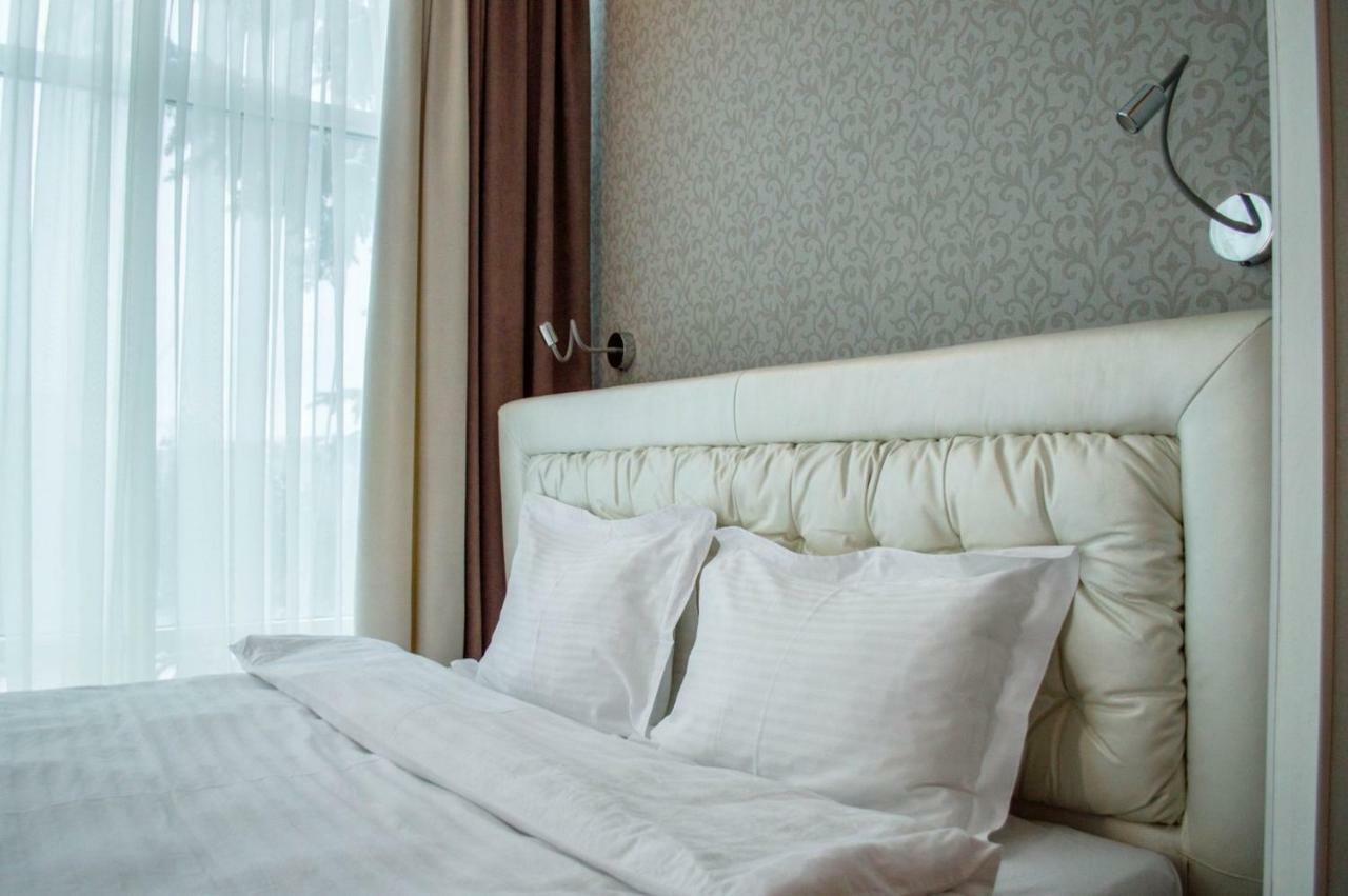 Pallada Hotel Ternopil Extérieur photo