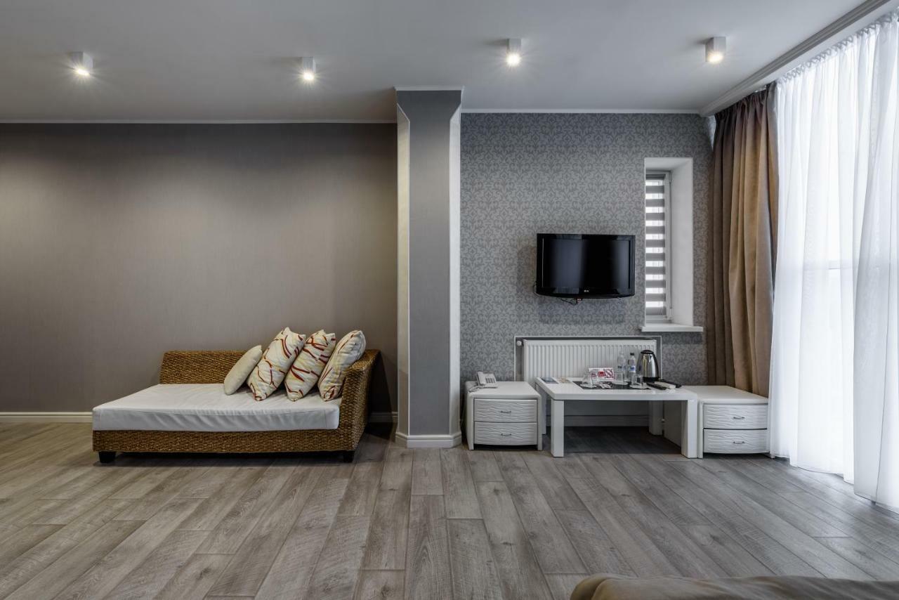 Pallada Hotel Ternopil Extérieur photo